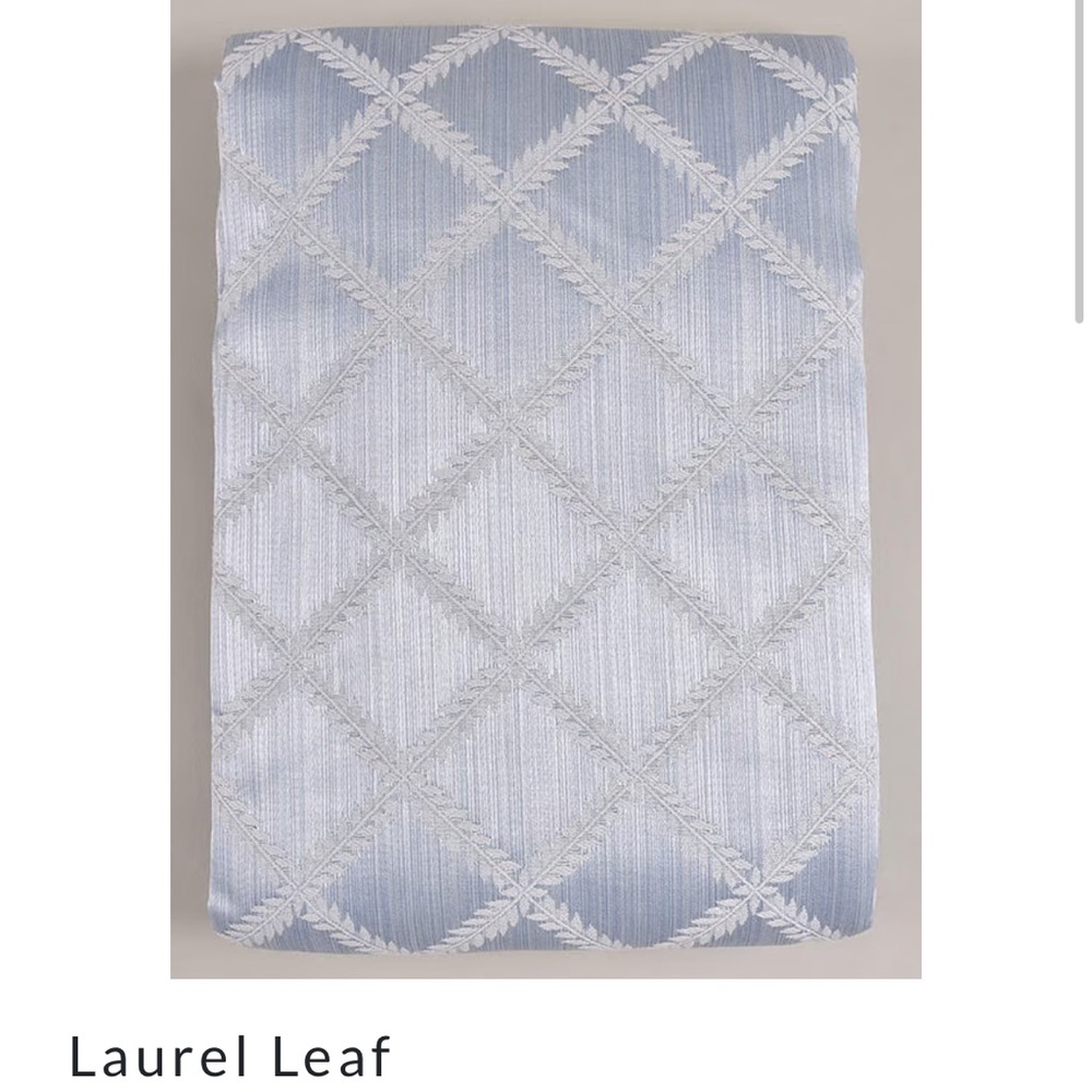 Lenox Laurel leaf tablecloth